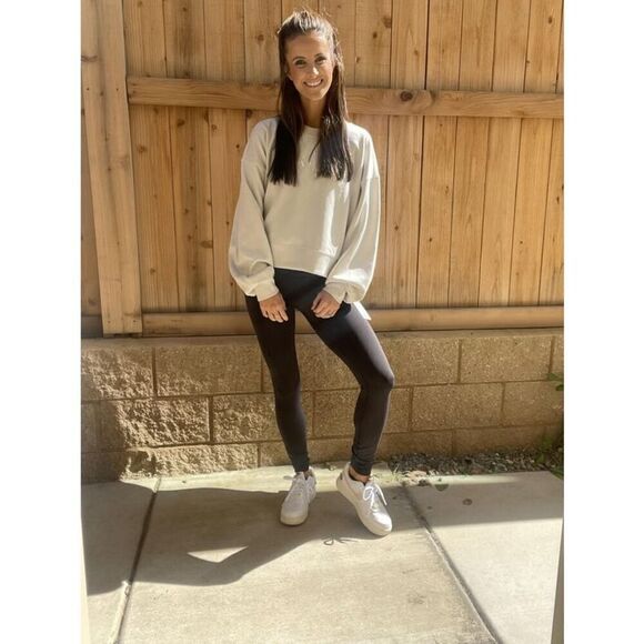 Lululemon Softstreme Perfectly Oversized Cropped Crew - Picture 4 of 15